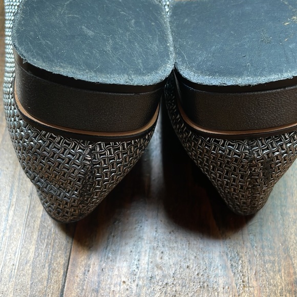 Metallic Mesh Delman Shoes - Picture 9 of 9